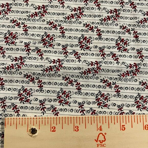 2 PIECES Christmas Winter Fabric -Red & Gray Flowers On White  - 24" X 52" Each - Picture 4 of 5